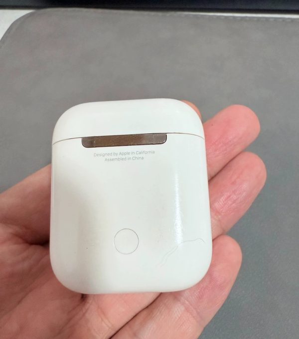 Used Rank A Apple AirPods 2 with Charging Case - White A2031+A2032 2nd Gen - Image 5