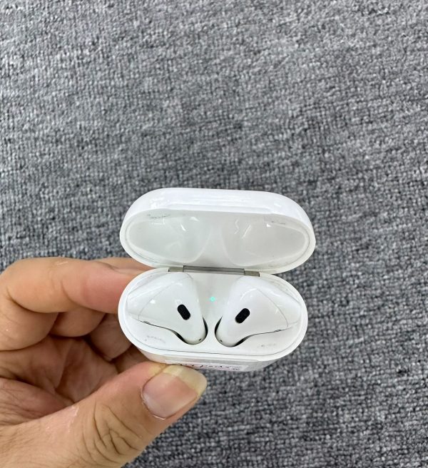 Used Rank A Apple AirPods 2 with Charging Case - White A2031+A2032 2nd Gen - Image 16