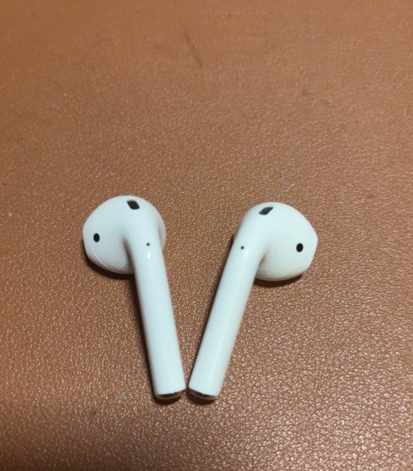 Used Rank A Apple AirPods 2 with Charging Case - White A2031+A2032 2nd Gen - Image 12