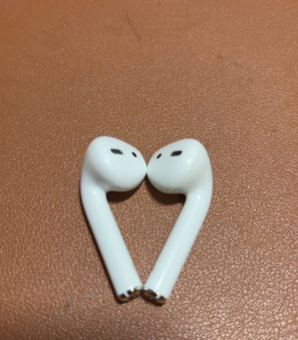 Used Rank A Apple AirPods 2 with Charging Case - White A2031+A2032 2nd Gen - Image 11