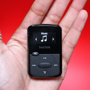 Used SanDisk 8GB Clip Jam MP3 Player- microSD card slot and FM Radio - SDMX26-008G