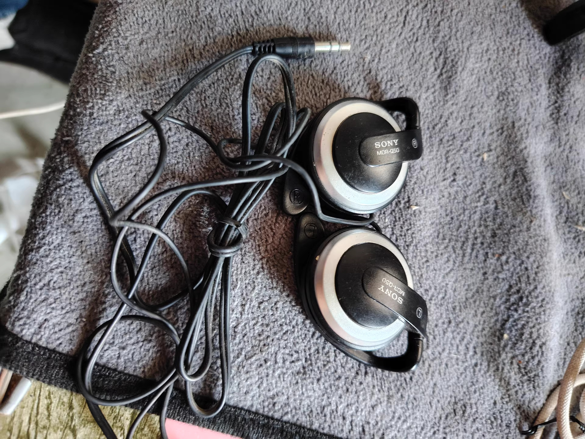Gebrauchte Sony MDR-Q50 Stereo-Kopfhörer