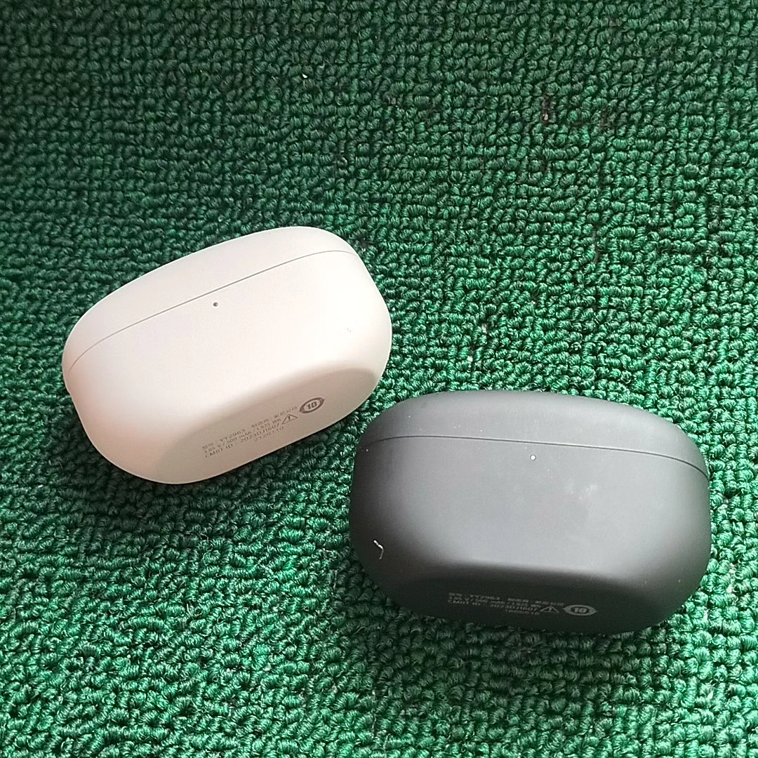 Sony WF-1000XM5 Rechargeable Charging Case with Built-in Lithium-Ion Batteries for Charging Earbuds (Black)