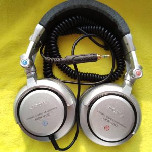 Used Sony MDR-V700DJ DJ-Style Monitor Series Headphones