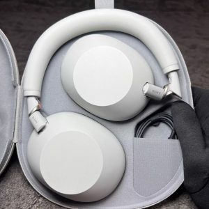 Sony WH-1000XM6 The Best Noise Canceling Wireless Headphones, HD NC Processor QN3, 12 Microphones, Adaptive NC Optimizer, Mastered by Engineers, Studio-Quality, 30-Hour Battery, Platinum Silver