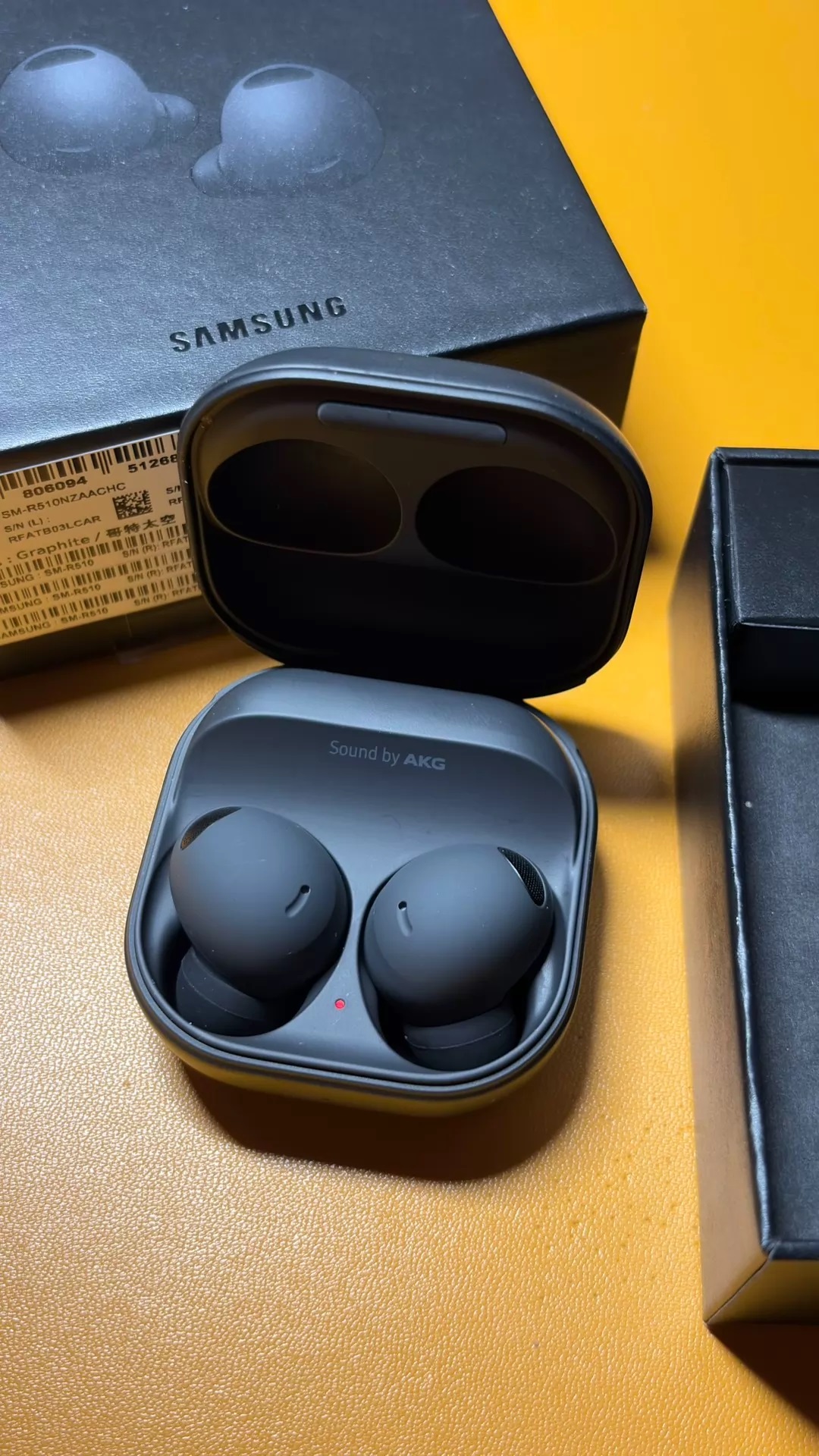 Samsung Galaxy Buds 2 Pro - Wireless Earphones Graphite Noise Cancelling, Hi-Fi Sound, 360 Audio, Comfort Ear Fit, HD Voice, Conversation Mode, IPX7 Water Resistant