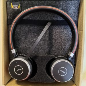 Jabra Evolve 65 SE Link380a MS Stereo-Bluetooth-Headset mit gerรคuschunterdrรผckendem Mikrofon, langlebigem Akku und doppelter Konnektivitรคt โ kompatibel mit allen anderen Plattformen โ Schwarz