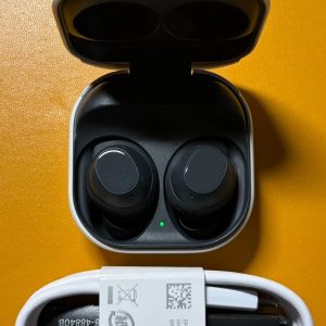 Samsung Galaxy Buds 3-FE (2025) True Wireless Bluetooth Earbuds, Active Noise Cancellation, Clear Calls, Long Lasting Battery, Hands Free AI, Latin American Stock SM-R420NZKALTA - (Black)
